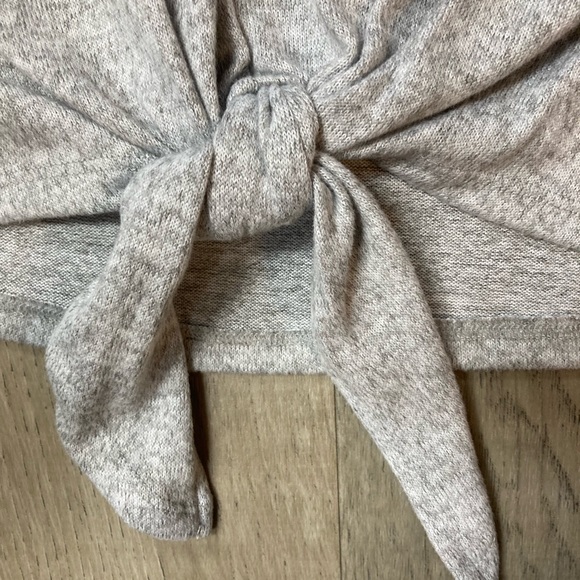 NWT Woman’s Tint & Shadow sweater - Picture 5 of 8